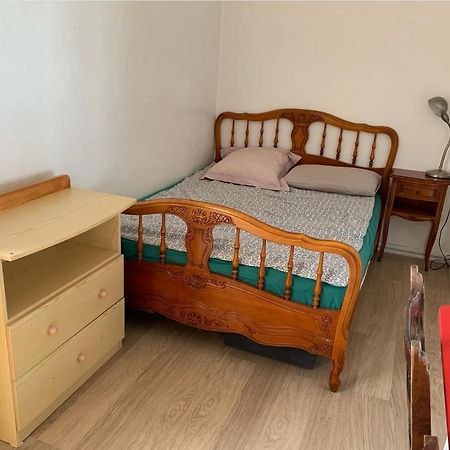 Une Chambre Simple Confortable Avec Acces Direct Aeroport D'Orly Exteriér fotografie