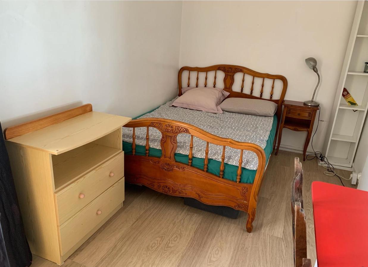 Une Chambre Simple Confortable Avec Acces Direct Aeroport D'Orly Exteriér fotografie